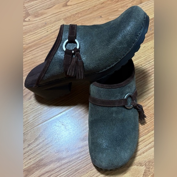 Klogs Green and Brown Mules - Picture 1 of 5